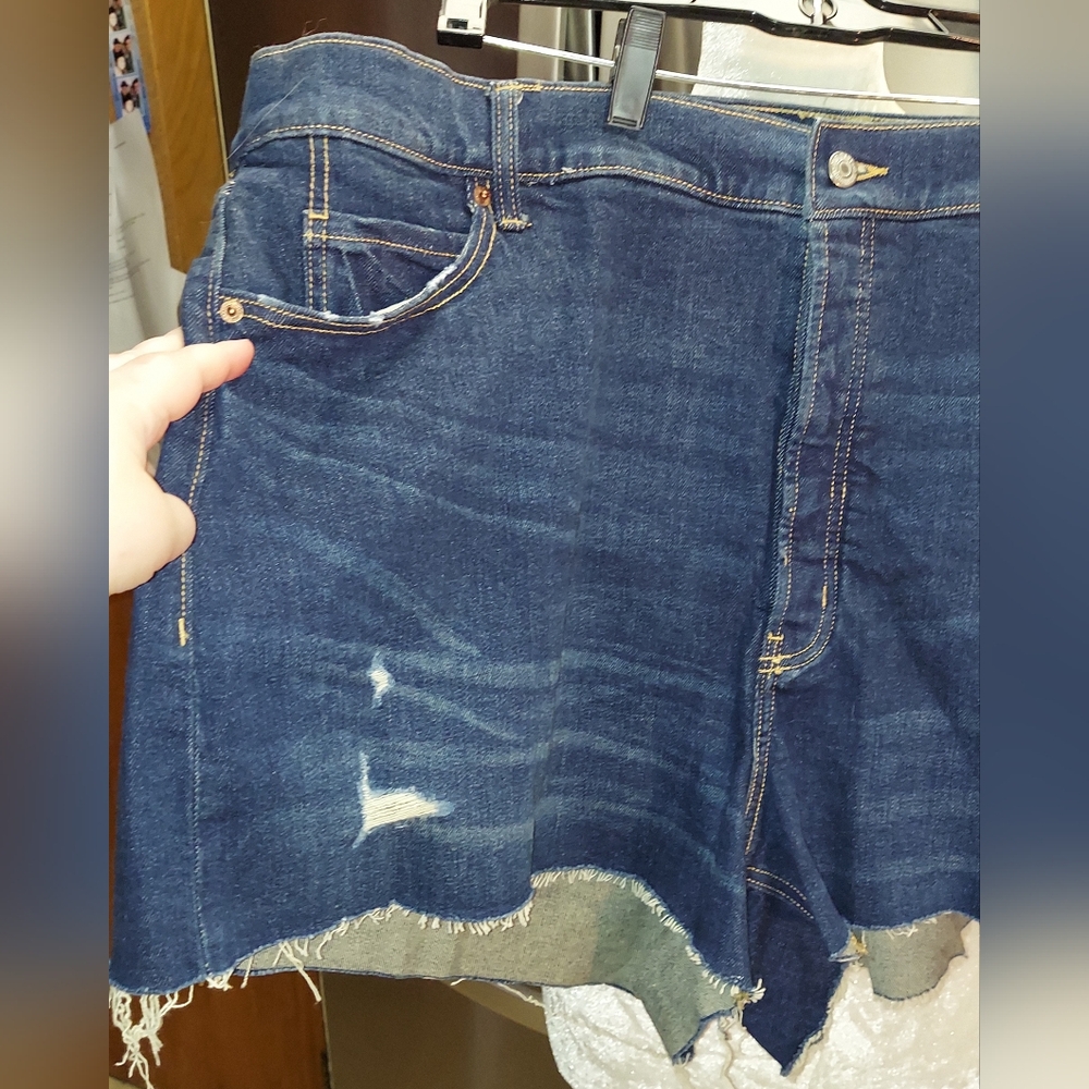 New Without Tags Womans Plus Size Old Navy Denim Jean Shorts in Size 24 - Picture 2 of 7